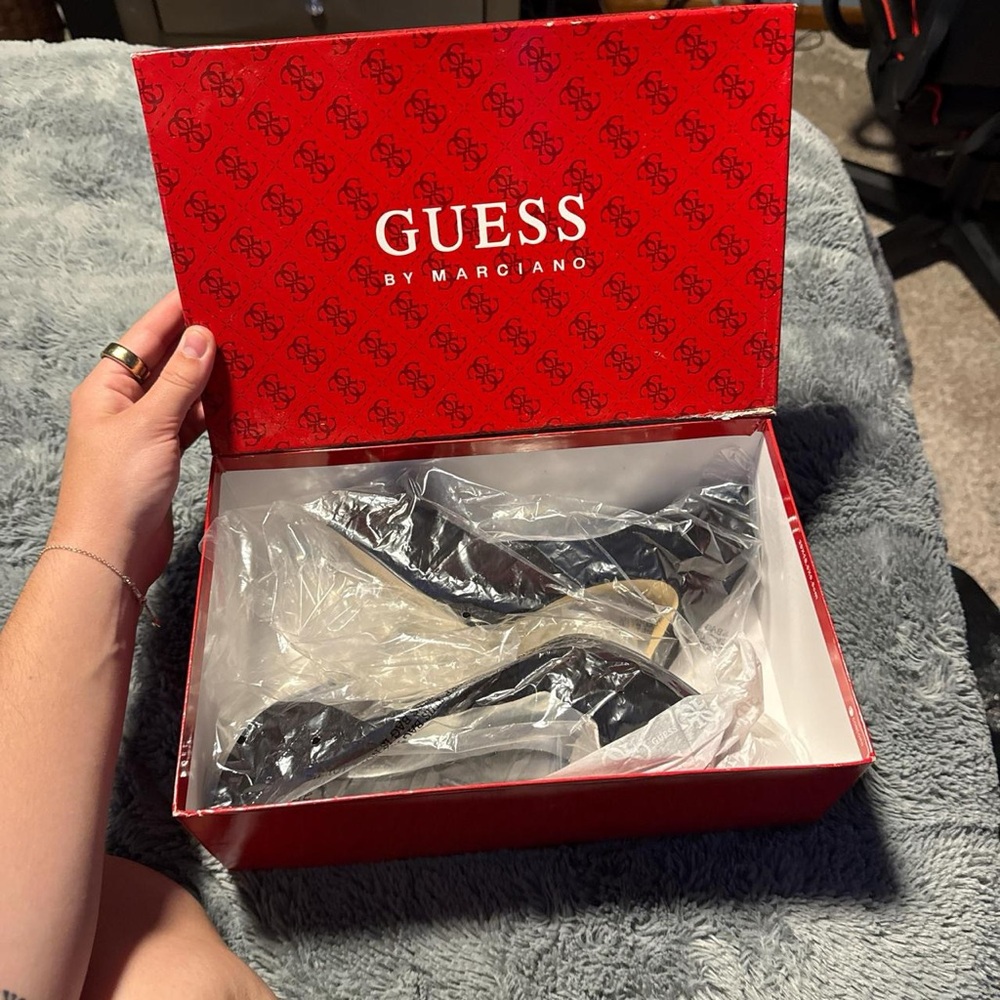 GUESS Black and Cream Women's Heels NEVER WORN